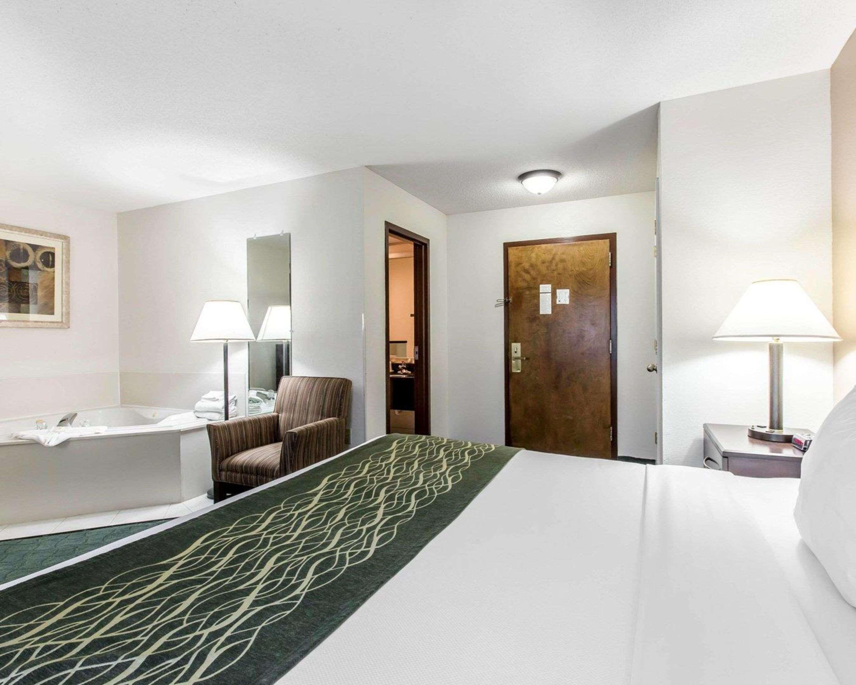 Comfort Inn & Suites - Near Robins Air Force Base Main Gate Warner Robins Bagian luar foto
