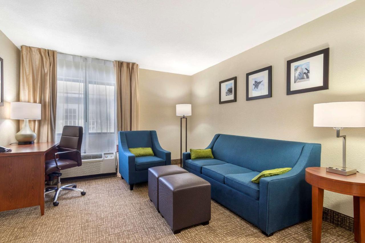 Comfort Inn & Suites - Near Robins Air Force Base Main Gate Warner Robins Bagian luar foto