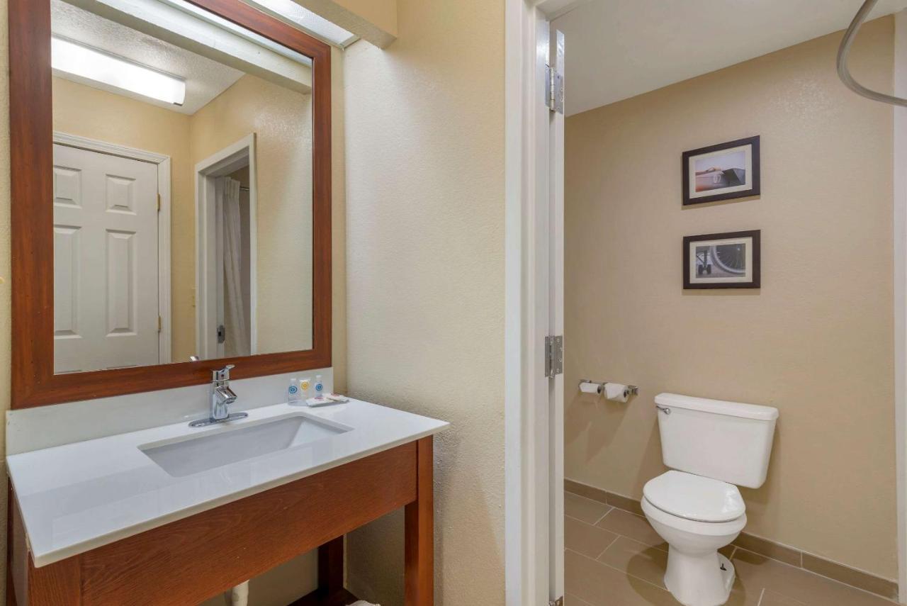 Comfort Inn & Suites - Near Robins Air Force Base Main Gate Warner Robins Bagian luar foto